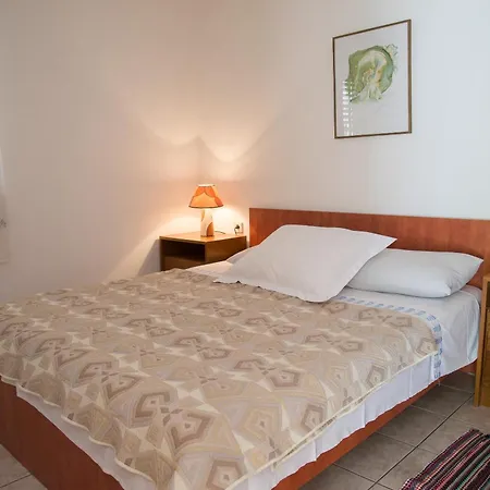 Mima - Shoreline House