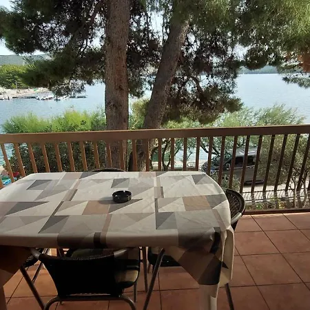 Mima - Shoreline House Sibenik