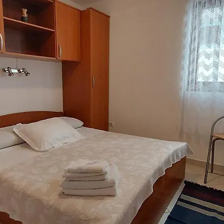 Mima - Shoreline House Sibenik