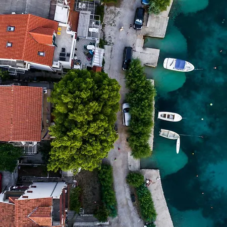 Apartment Mima - Shoreline House Sibenik